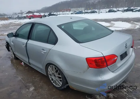 2014 Volkswagen Jetta 2.0L S z USA, uszkodzony, nr VIN 3VW1K7AJ5EM367119